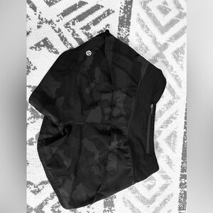 Lululemon camo black shorts 4” size 10
